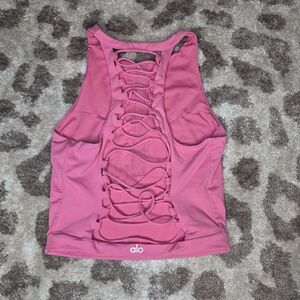 ALO Yoga Movement Crop. Pink